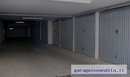 garage a Roncello